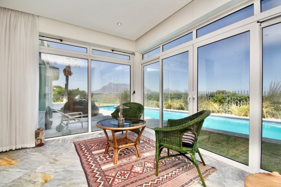 To Let 4 Bedroom Property for Rent in Sunset Links Western Cape